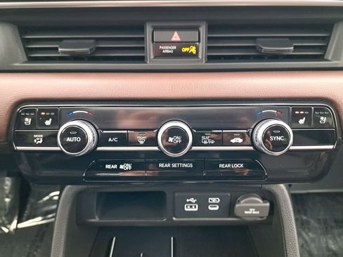 Used 2023 Honda Pilot Elite image 22