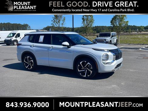 Used 2025 Mitsubishi Outlander 4WD Plug-In Hybrid image 1