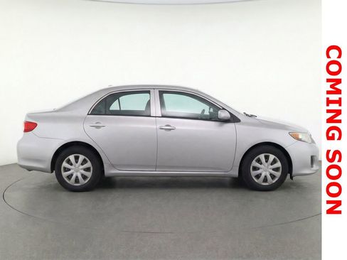 Used 2010 Toyota Corolla LE image 10