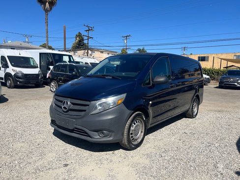 Used 2016 Mercedes-Benz Metris image 1