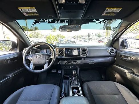 Used 2018 Toyota Tacoma TRD Sport RWD image 14