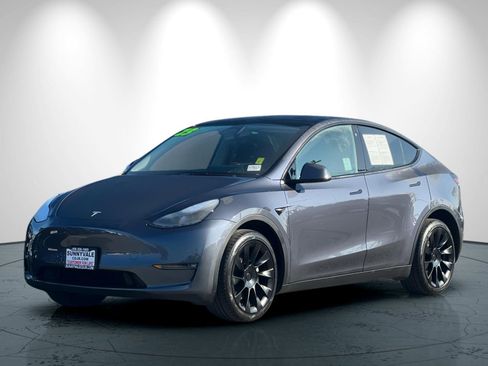 Used 2023 Tesla Model Y Long Range image 8
