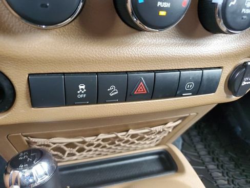 Used 2012 Jeep Wrangler Sahara w/ Connectivity Group AWD/4WD image 29