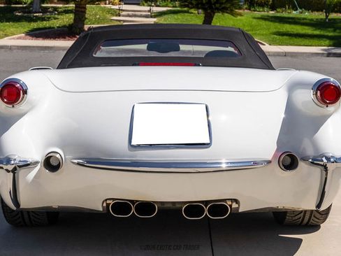 Used 2004 Chevrolet Corvette Convertible w/ Preferred Equipment Group RWD image 17