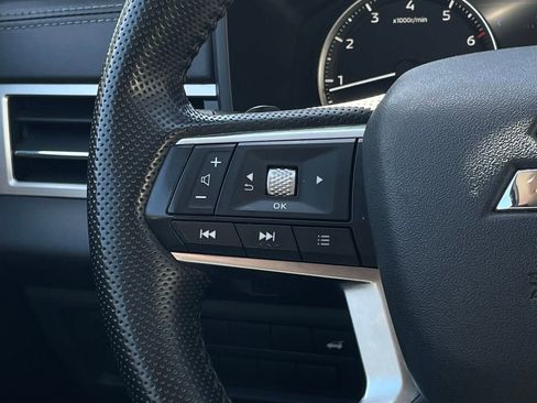 Used 2024 Mitsubishi Outlander SE image 13