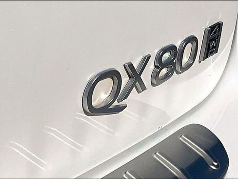 Used 2025 INFINITI QX80 Luxe w/ Exterior Package image 8