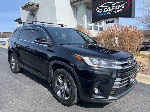 Used 2017 Toyota Highlander Limited Platinum image 1