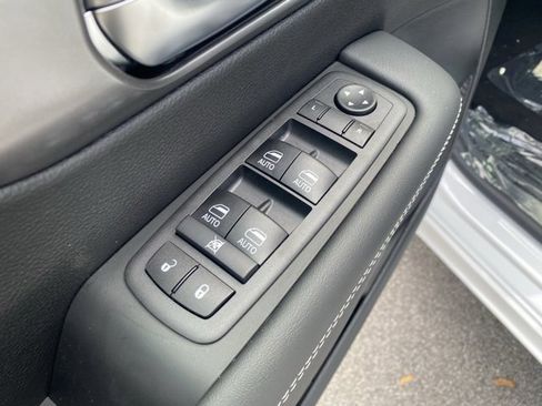 New 2026 Chrysler Pacifica Select image 13