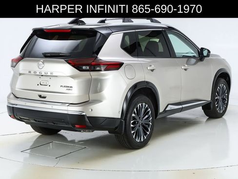 Used 2025 Nissan Rogue Platinum image 10