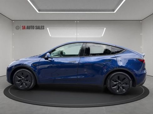 Used 2021 Tesla Model Y Long Range AWD/4WD image 2