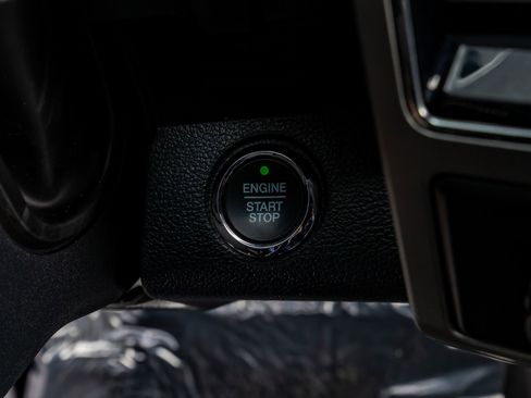 Used 2022 Ford F250 Lariat w/ Black Appearance Package image 23