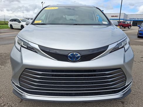 Used 2021 Toyota Sienna Limited AWD/4WD image 29