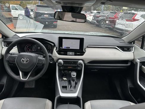 Used 2023 Toyota RAV4 XLE Premium image 13