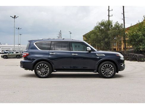 Used 2021 Nissan Armada Platinum w/ Captain's Chairs Package RWD image 2