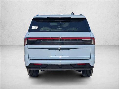 New 2025 Lincoln Navigator Reserve image 7