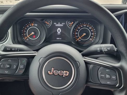 Used 2025 Jeep Gladiator Sport AWD/4WD image 13