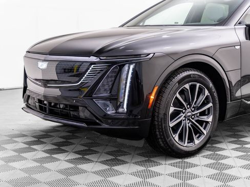 New 2026 Cadillac Lyriq Sport image 32
