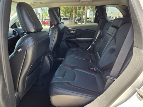 Certified 2019 Jeep Cherokee Trailhawk AWD/4WD image 15