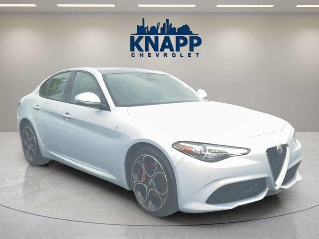 Used 2022 Alfa Romeo Giulia Ti AWD/4WD image 7
