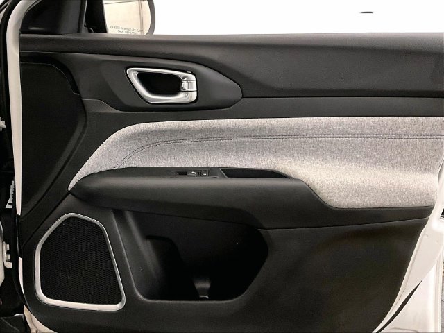 Used 2022 Jeep Compass Latitude AWD/4WD image 23