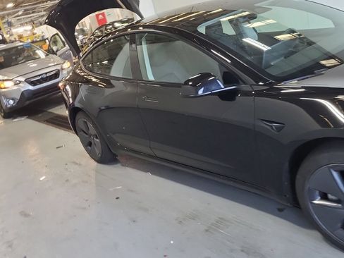 Used 2023 Tesla Model 3 Standard Range RWD image 3