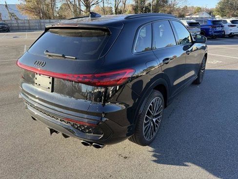 Certified 2025 Audi SQ5 Premium Plus w/ Premium Plus Package image 7