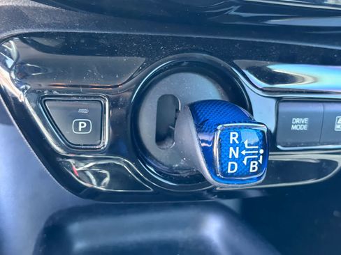 Used 2017 Toyota Prius Two w/ Prius Two Safety Plus Package FWD image 21