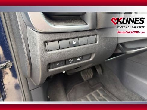 Used 2025 Nissan Rogue SV AWD/4WD image 13