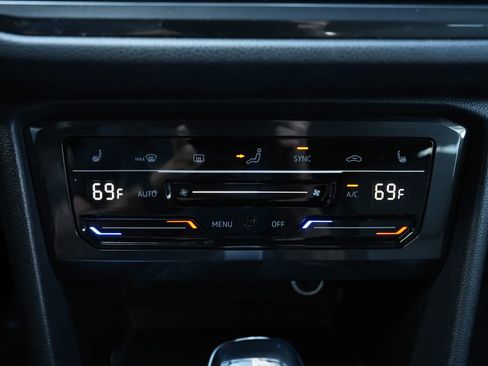 Used 2022 Volkswagen Tiguan SE R-Line image 16