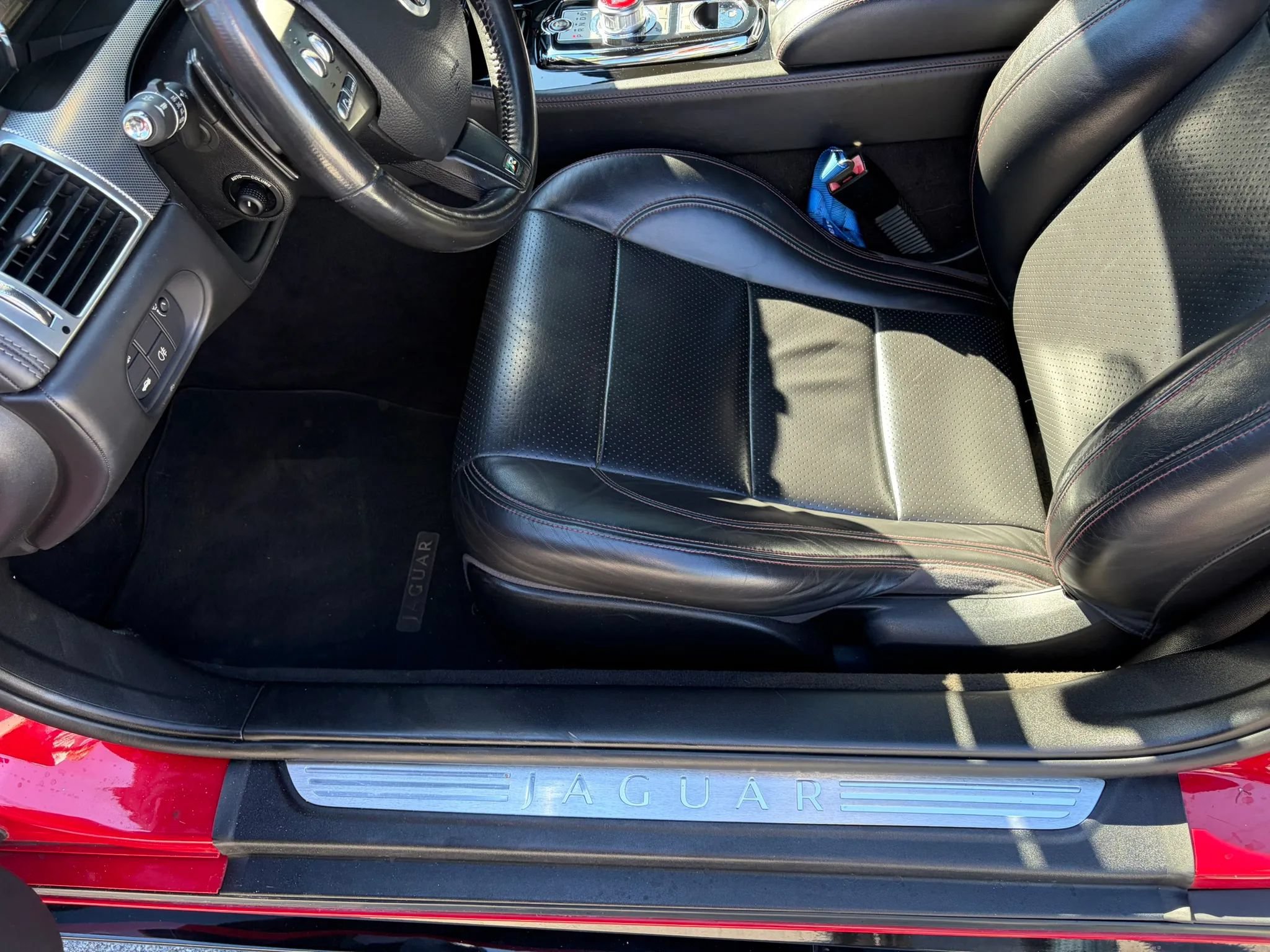 Used 2011 Jaguar XKR R RWD image 19