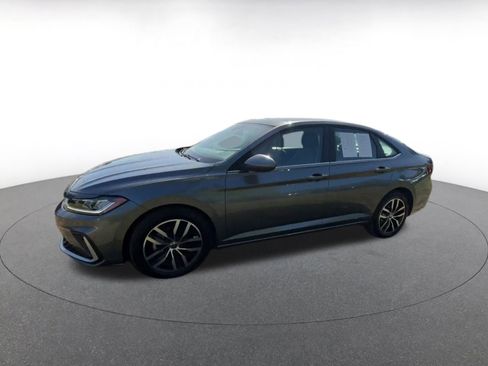 Used 2025 Volkswagen Jetta SE image 8