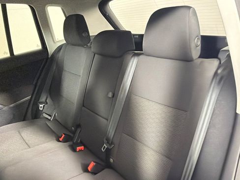 Used 2017 Volkswagen Tiguan S FWD image 19