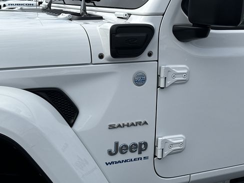 Used 2023 Jeep Wrangler Sahara w/ Cold Weather Group image 14