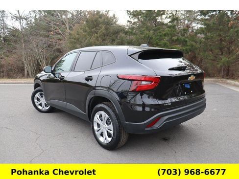 Certified 2024 Chevrolet Trax LS w/ Driver Confidence Package image 5
