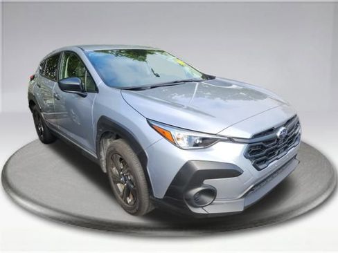 Used 2024 Subaru Crosstrek 2.0i image 3
