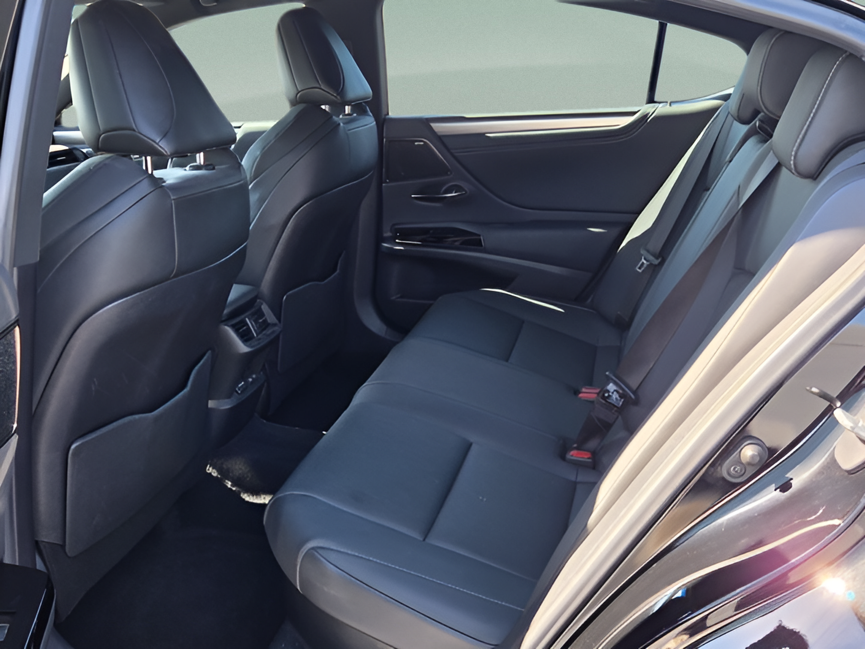 Certified 2024 Lexus ES 300h F Sport w/ Accessory Package (Z2) FWD image 10