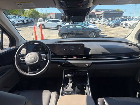 Used 2026 Kia Carnival FWD image 28