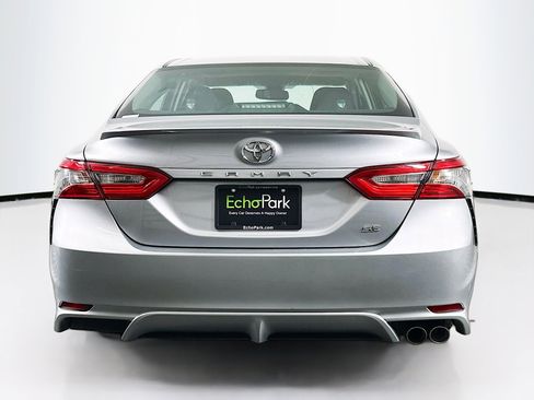 Used 2018 Toyota Camry SE w/ Moonroof Package image 7