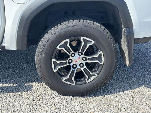 Used 2024 GMC Canyon AT4 AWD/4WD image 12