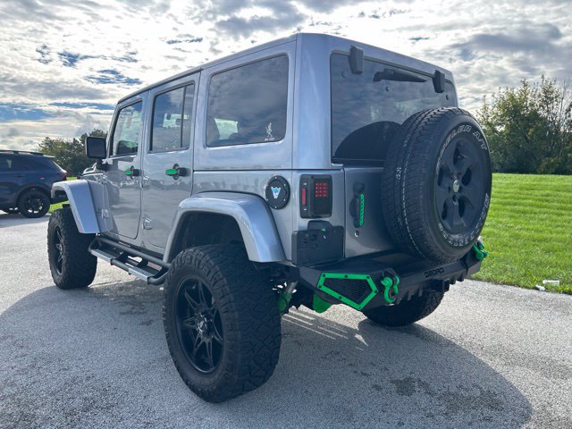 Used 2017 Jeep Wrangler Unlimited Sahara AWD/4WD image 4