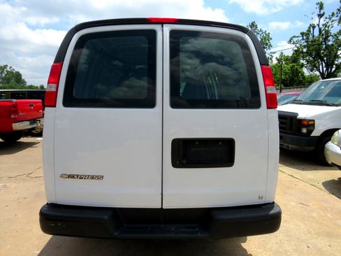 Used 2019 Chevrolet Express 2500 w/ Driver Convenience Package image 5