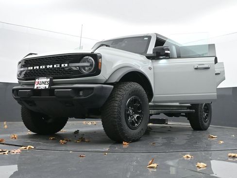 Used 2021 Ford Bronco Wildtrak image 73