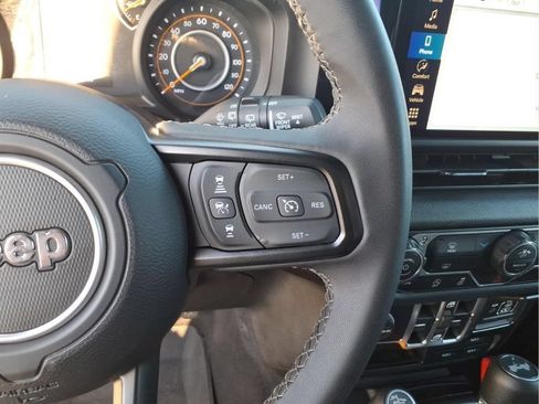 Certified 2025 Jeep Wrangler Unlimited Sport AWD/4WD image 25