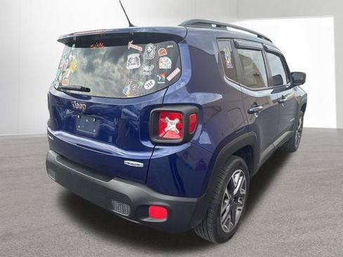 Used 2017 Jeep Renegade Latitude w/ Cold Weather Group image 6