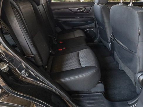 Used 2018 Nissan Rogue SV image 29