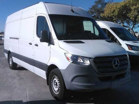 Used 2020 Mercedes-Benz Sprinter 2500 image 15
