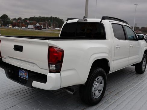Used 2022 Toyota Tacoma SR image 6
