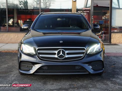 Used 2017 Mercedes-Benz E 400 4MATIC Wagon image 2