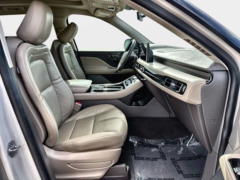 Used 2023 Lincoln Aviator Reserve RWD image 9