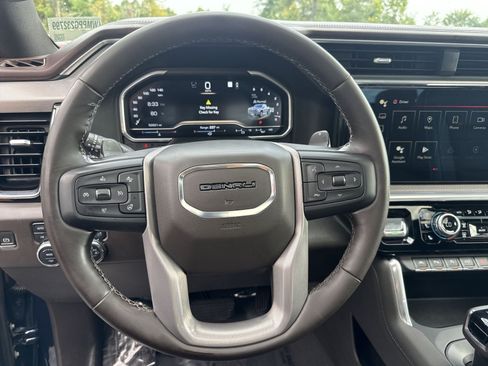 Used 2023 GMC Sierra 1500 Denali w/ Technology Package AWD/4WD image 17